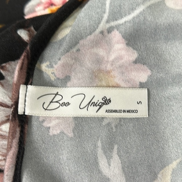 Bee Uniq floral faux wrap dress size small - Picture 8 of 9